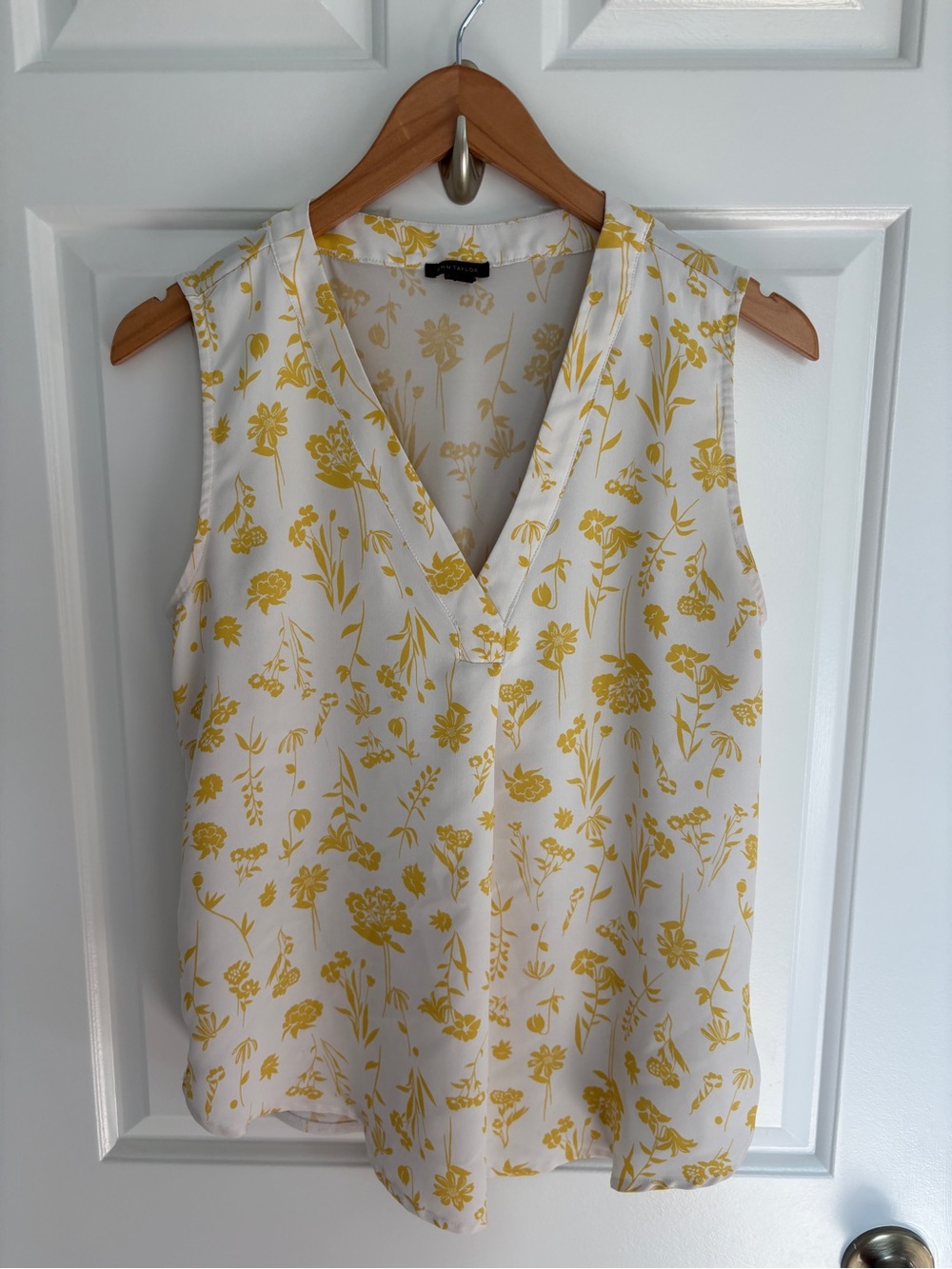 Ann Taylor S White Sleeveless V-Neck Camisole with Yellow Floral Print